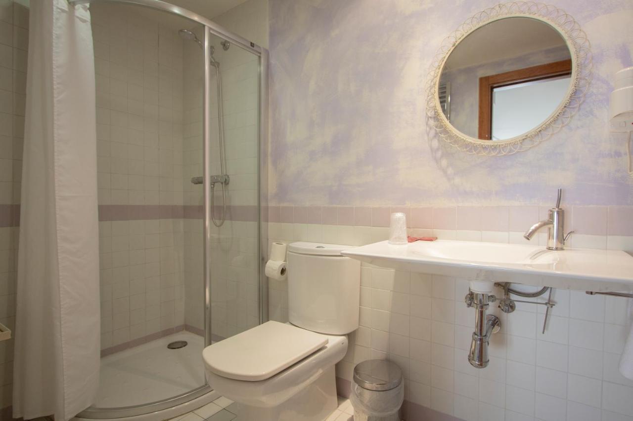 Hostal Los Canteros Golmayo エクステリア 写真