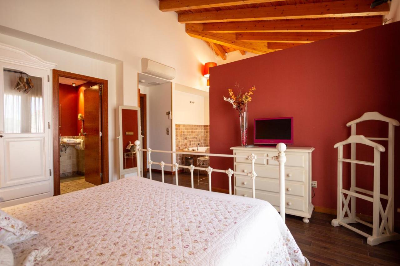 Hostal Los Canteros Golmayo エクステリア 写真