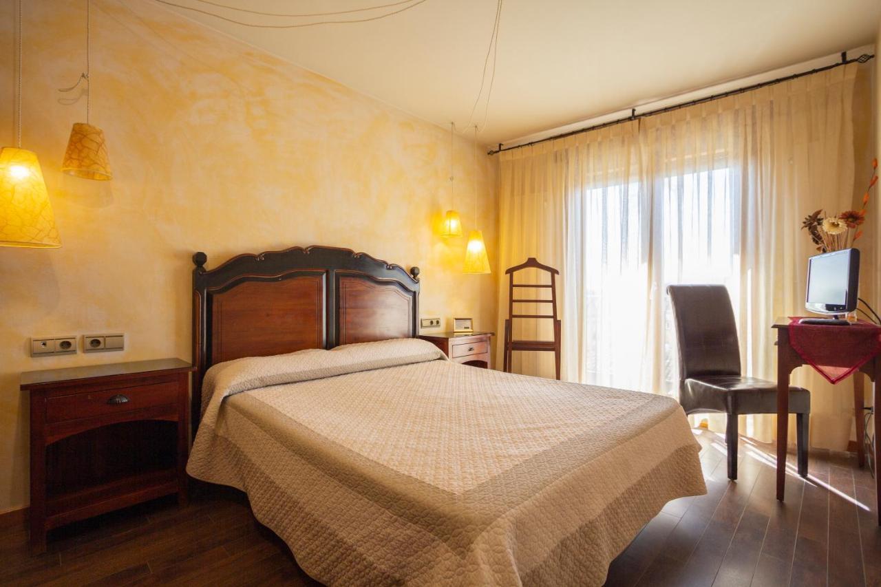 Hostal Los Canteros Golmayo エクステリア 写真