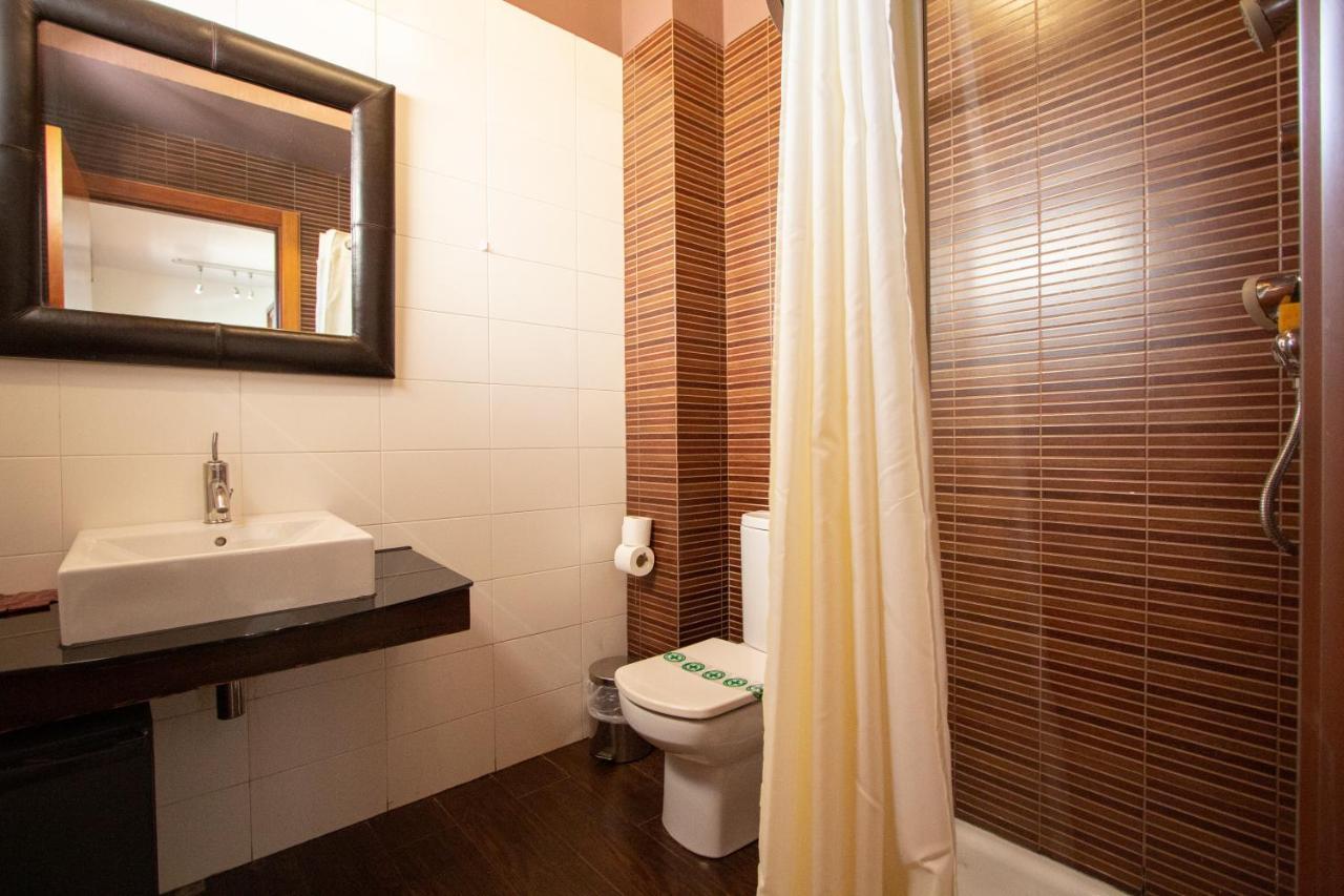 Hostal Los Canteros Golmayo エクステリア 写真