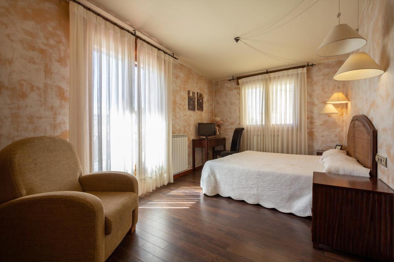 Hostal Los Canteros Golmayo エクステリア 写真