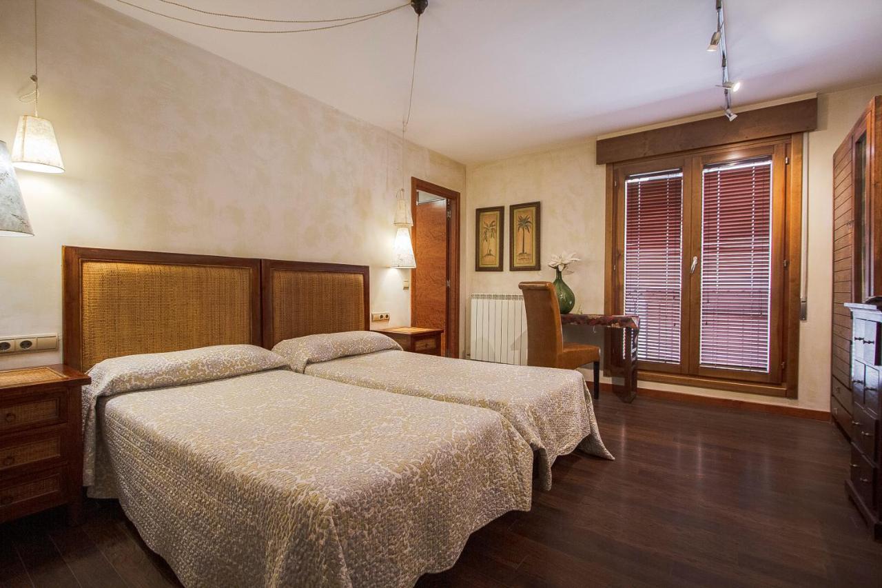 Hostal Los Canteros Golmayo エクステリア 写真